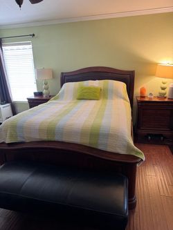 Queen Beautiful bedroom set