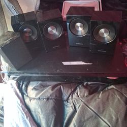 Samsung Home Theatre With Wired Speakers