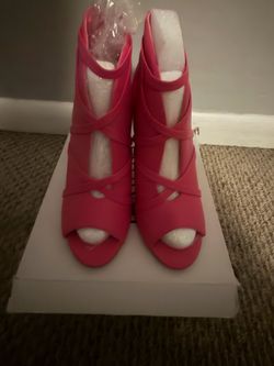 Women’s heel booties (6.5)
