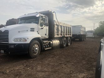 Compost, Dirt Mixture, Mulches. ATX Soils