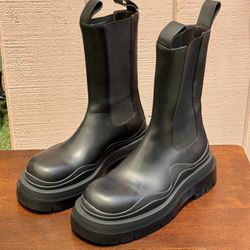 Bottega Veneta Chelsea Boots