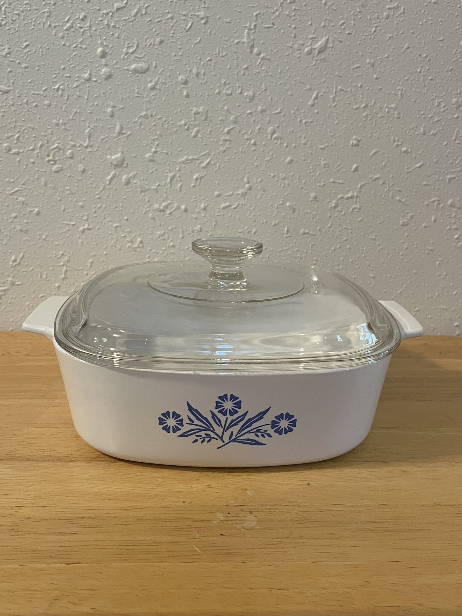 Corning Ware Blue Cornflower 2 Liter Casserole Dish with Pyrex Cover