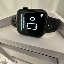 Apple Watch’s4 WiFi  + GPS 