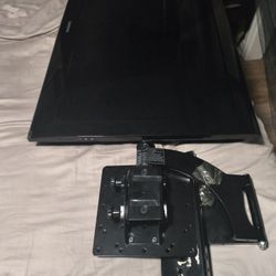 55' Samsung Tv And Tv Wall Mount