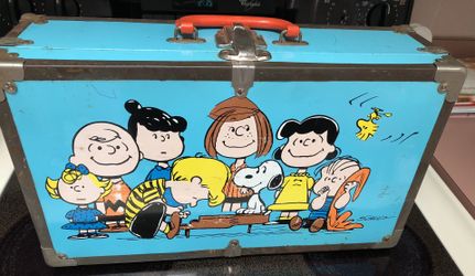 ビンテージ　スヌーピーのメタルトランク　ブルー　1966 希少！ Peanuts Vintage Metal Suitcase Snoopy, Charlie Brown 1966 for Sale