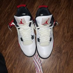 VNDS JORDAN 4 RED CEMENT 