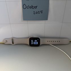 Apple Watch SE (2023, 40mm) – Excellent Condition