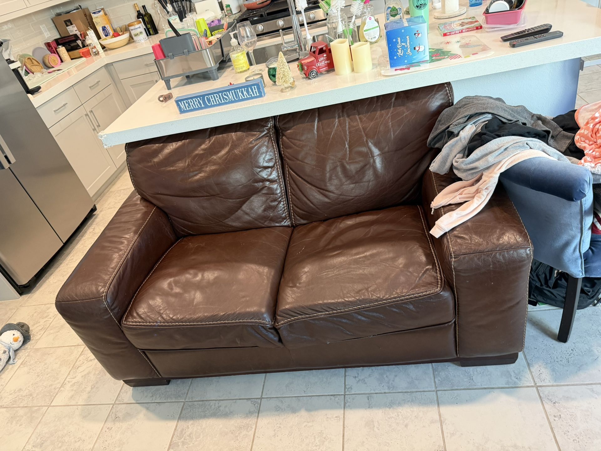 Free Table And Clothes, Etc. In Exchange For Moving Couch