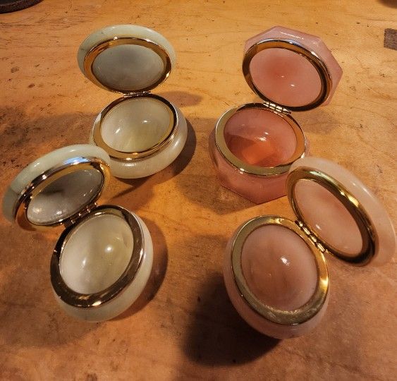 (Rare Find) Vintage hand carved genuine ALABASTER Jewelry Box Italy.