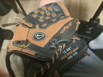 Diamond Ready Baseball Mitt