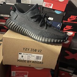 ADIDAS YEEZY BOOST 350 V2 (  Onyx  )[ 9 Men’s ]