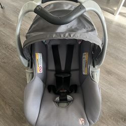 “GREAT CONDITION” BABY TREND CAR SEAT AND VEHICLE BASE