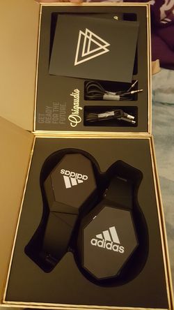 Wireless Headphones for sale. New never used it.