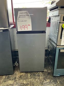 OPEN BOX HISENSE MINI FRIDGE