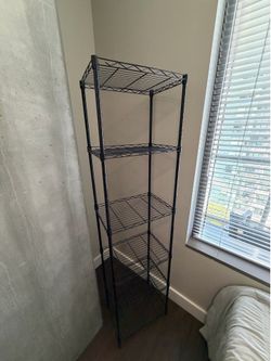 Metallic shelf