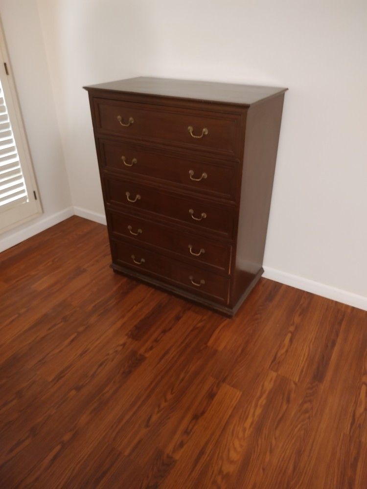 Cheste Drawers