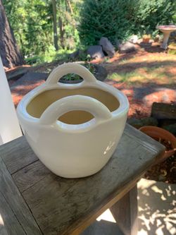 Flower pot