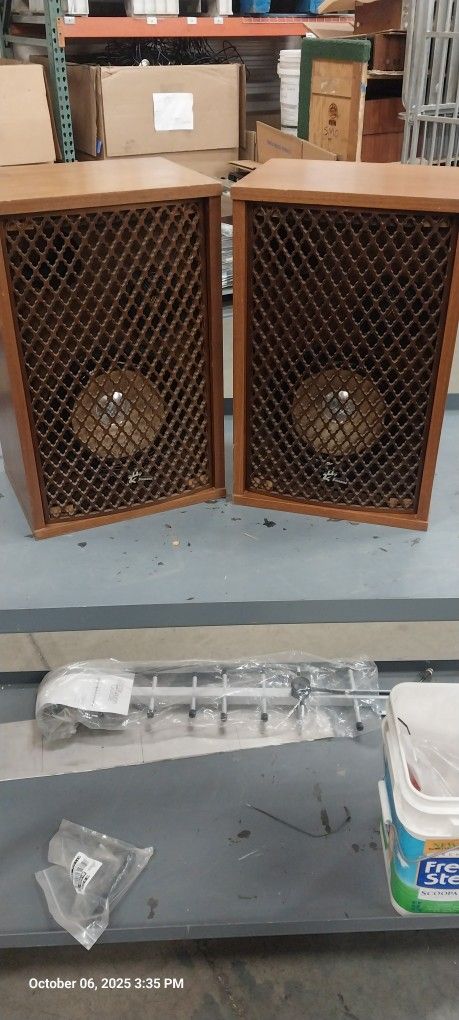 Vintage Sansui Floor Speakers SP-35