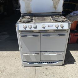 Okeefe&Merritt Stove