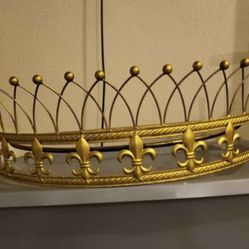 Big gold crown for decoration 👑