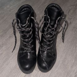 Nine West Combat Boots (Size 9)