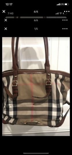Burberry purse