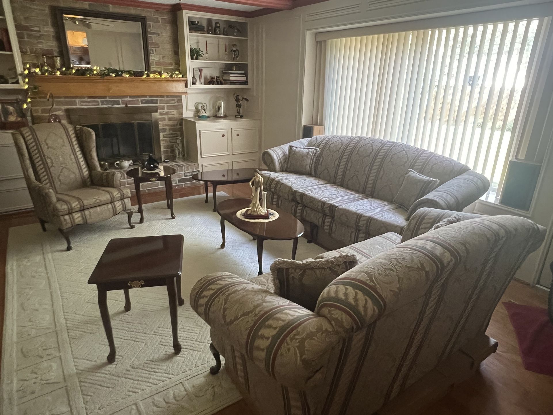Late 20th Century Queen Anne Style Living Room Set by Classic Furniture.