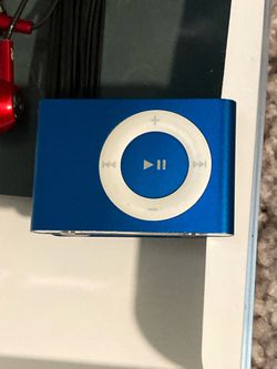 Apple Shuffle with charger inbox