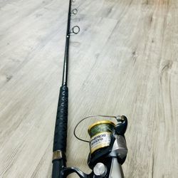 Graftech Fishing Rod With Shimano Spheros 8000FB Fishing Reel Combo $150