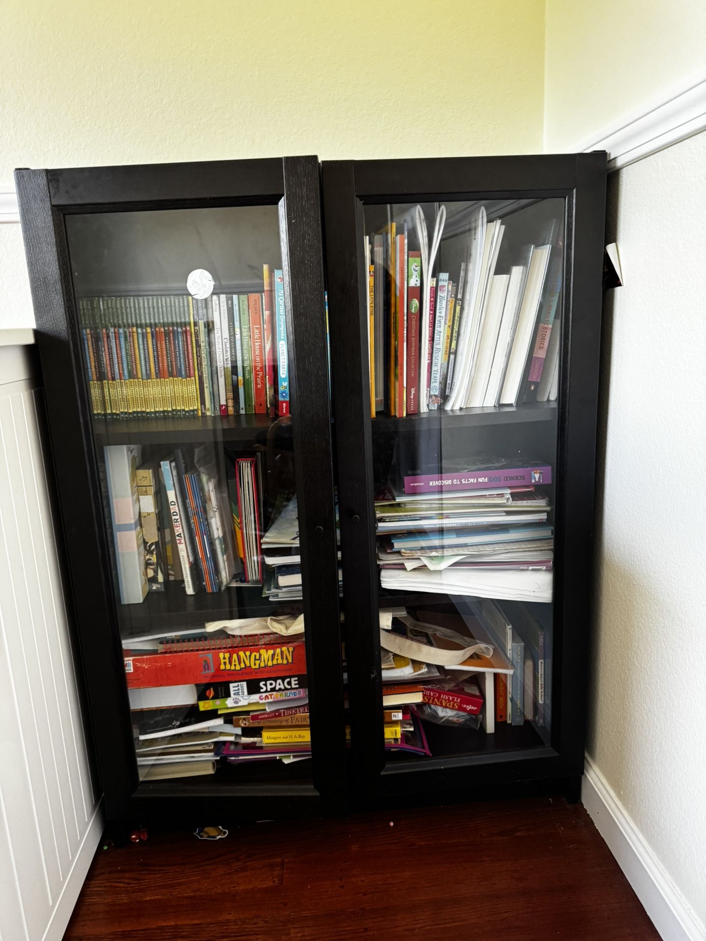 Book Cupbord