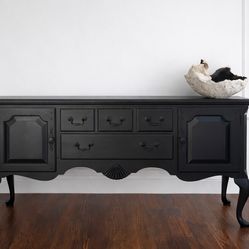 SIDEBOARD-CONSOLE — Thomasville | European Silhouette