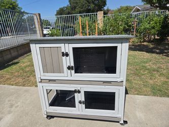 2-Story Wooden Rabbit Hutch / Small Animal Cage with Wheels