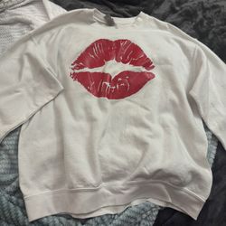 White Kiss Sweatshirt 