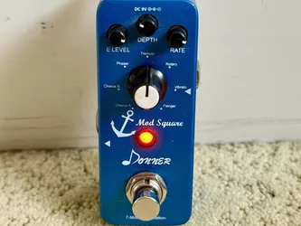Donner Mod Square MINI Modulation Chorus Multi effects pedal RARE V1