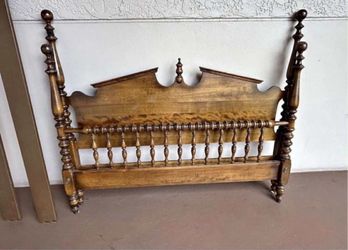 VINTAGE Ethan Allen- Classic Manor Queen Size