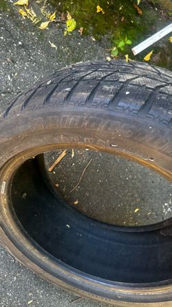 Tires  like new Brigestones 225/50R17