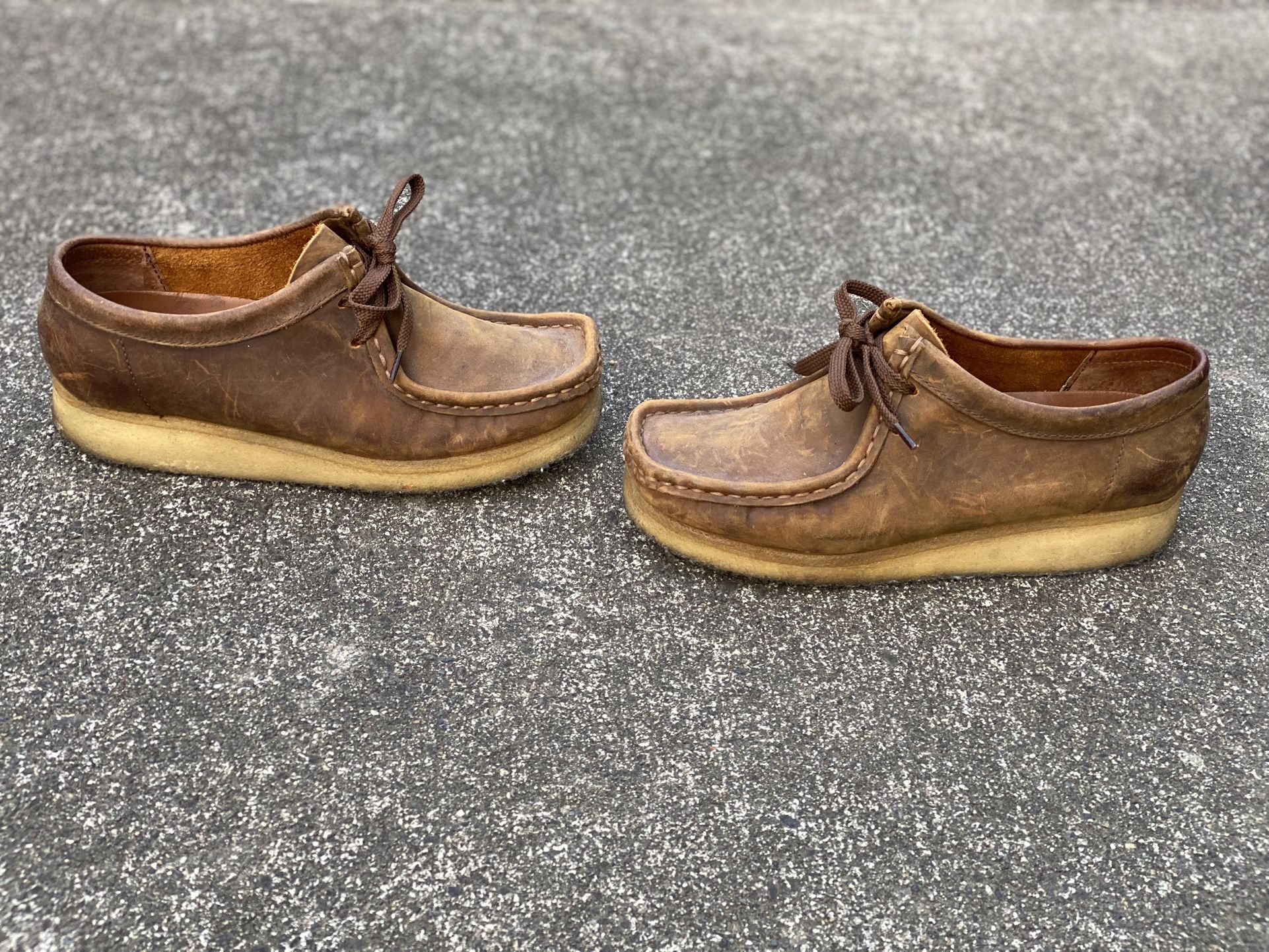 CLARKS ORIGINALS LADIES BROWN DISTRESSED LEATHER WALLABEE 7 1/2 M for Sale in Puyallup, WA
