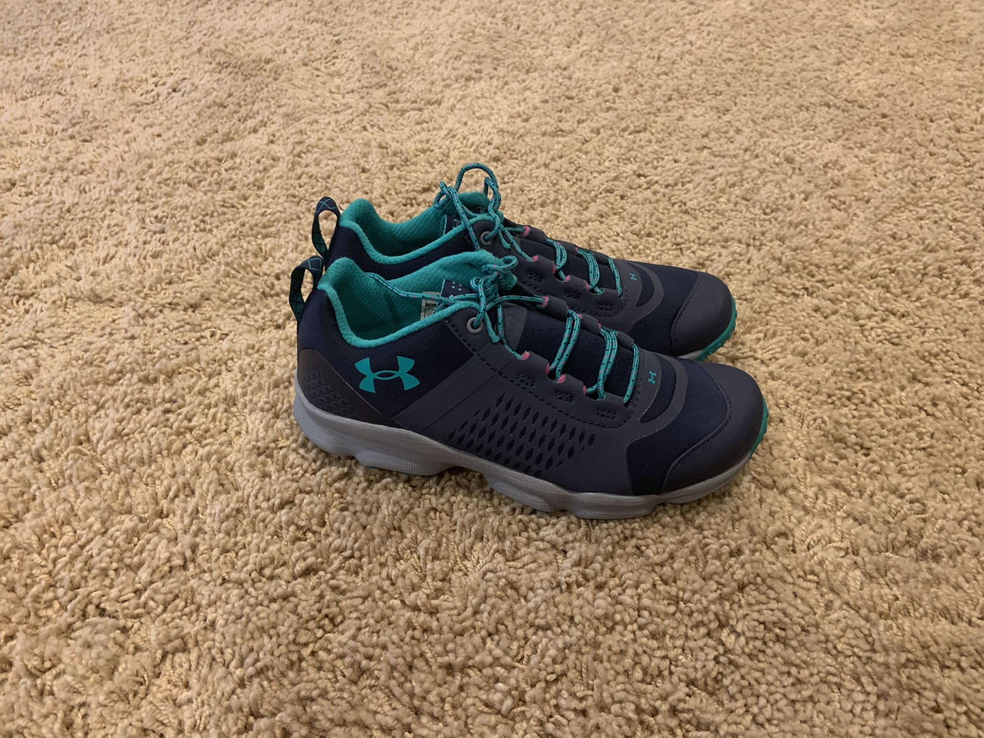 Brand new Under Armour girl shoes size 5.5