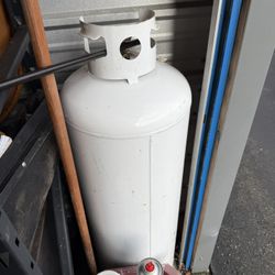 100lb Propane Tank. 25 Gallons. 