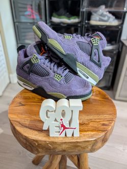 Size 12 Men's (13.5W)
Nike Air Jordan 4 Retro( 2022) 
Canyon Purple
AQ9129-500