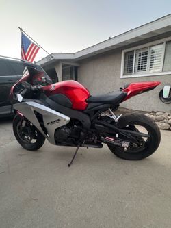 2009 Honda CBR 1000rr ($6000 obo)