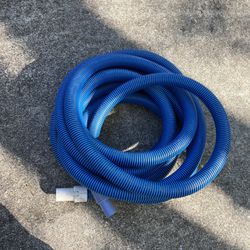Pool Cleaning, Vacuuming Hose