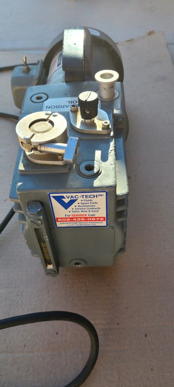 Leybold Trivac D2A Vacuum Pump With GE AC motor