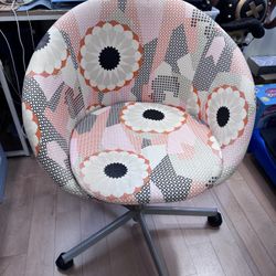 IKEA Skruvsta swivel office chair in floral pattern