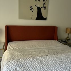 Beautiful Mid-Century Modern Queensize Bed With Mattress 