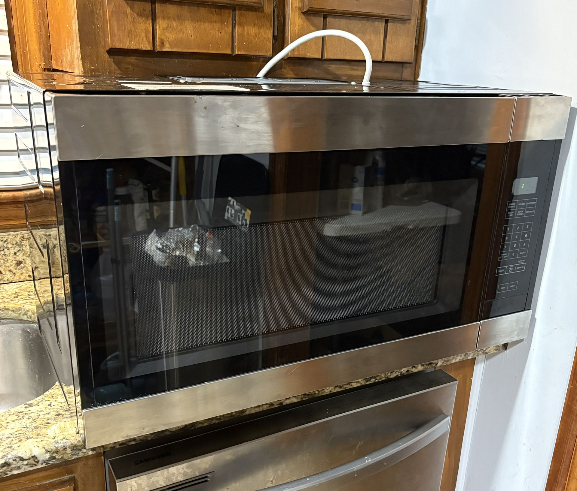 Whirlpool Over The Range Microwave 