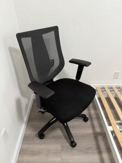 Ergonomic Mesh Office Chair - Adjustable