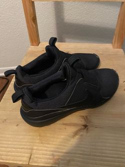 US Men’s 12 Nike Slip Ons (no box)