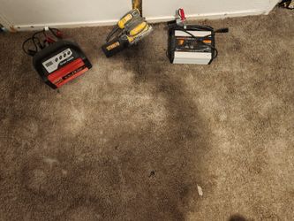 Dewalt Sande, 2-12 Volt Battery Chargers