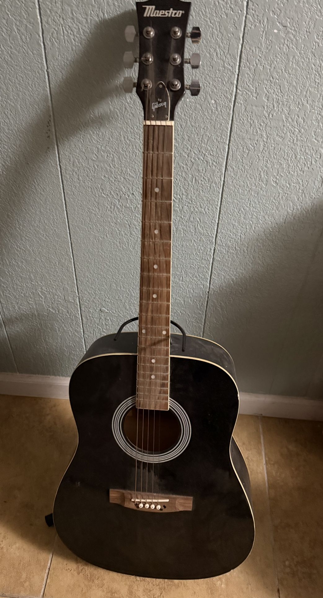 Maestro Acoustic Guitar
